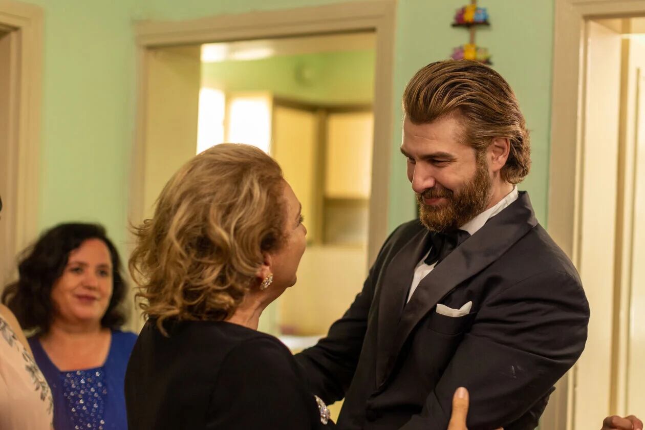 Fikret busca tener un final feliz en la telenovela turca "Tierra amarga" (Foto: Tims & B Productions)