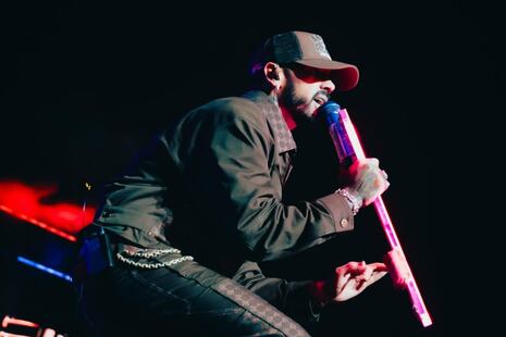 Anuel AA se demoró cuatro horas en iniciar su concierto en el Monumental: ¿Qué pasó?