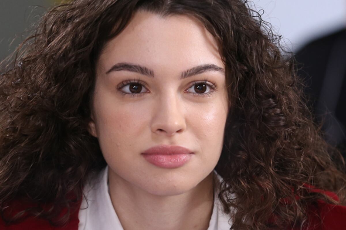 Asiye, interpretada por Su Burcu Yazgı Coşkun, en una escena de “Hermanos” (Foto: NG Medya)