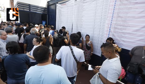 Ciudadanos se quejan tras horas de espera bajo el sol por mesas sin instalar en elecciones 2026: “¡Es un ...