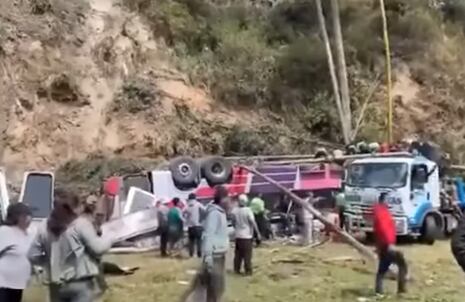 Junín: 18 pasajeros mueren en volcadura de bus interprovincial en la ruta Tarma-Chanchamayo | VIDEO
