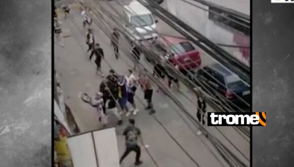 Ate: Vehículos afectados por actos vandálicos de supuestos barristas