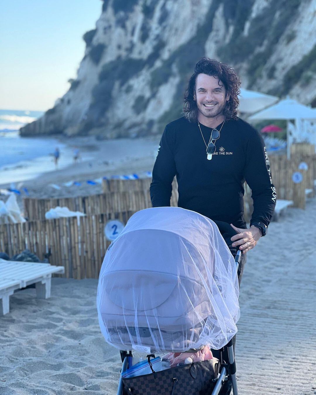 Mario Cimarro está más feliz que nunca con la llegada de su primera hija Briana (Foto: Mario Cimarro/ Instagram)