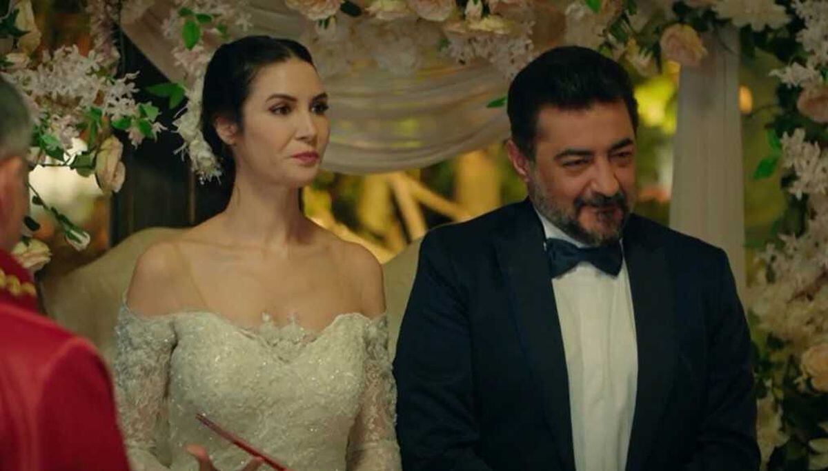 Akif y Süzan finalmente son marido y mujer (Foto: NG Medya)