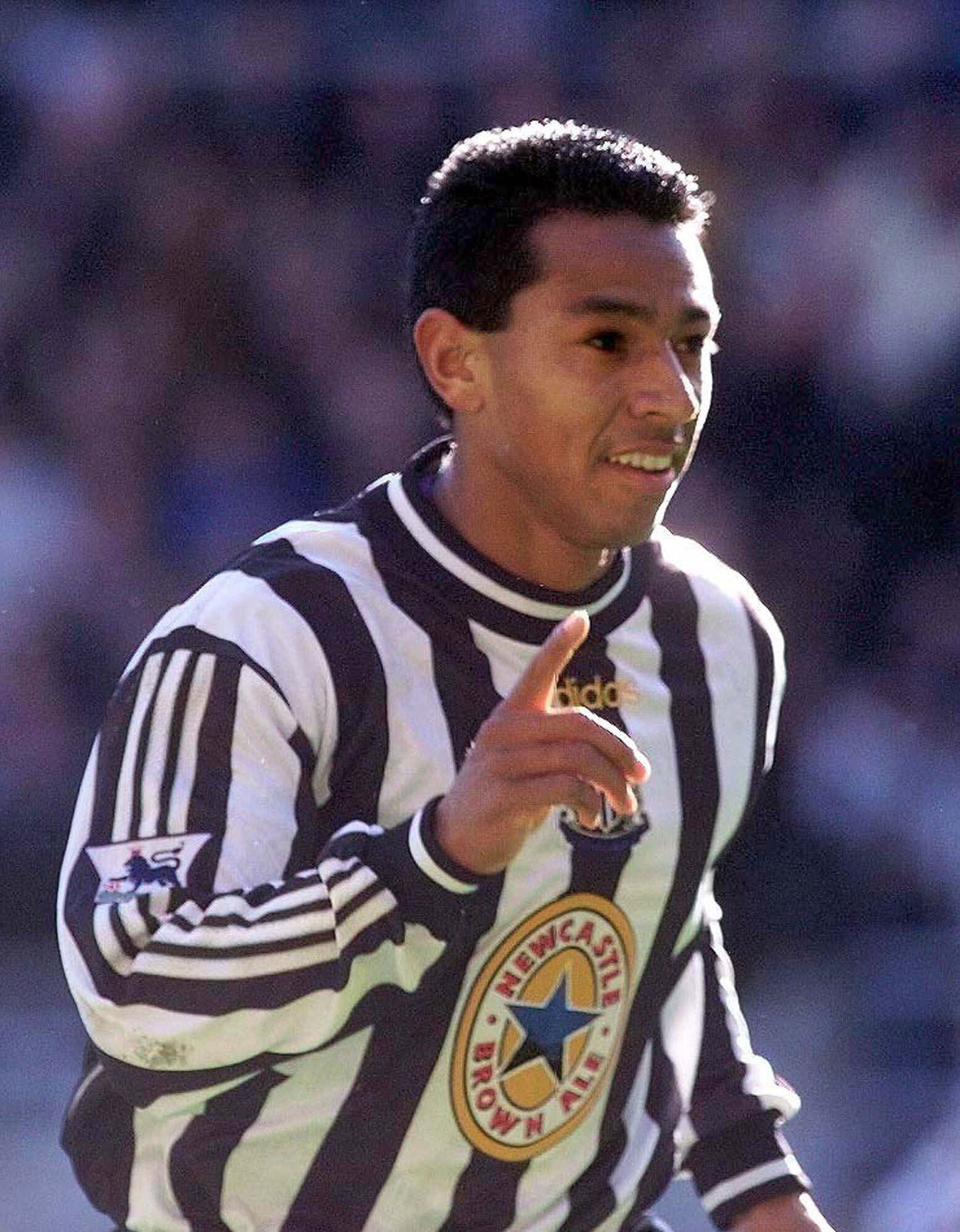 Ñol Solano en Newcastle el 13 de marzo de 1999. (AP Photo / Owen Humphreys)