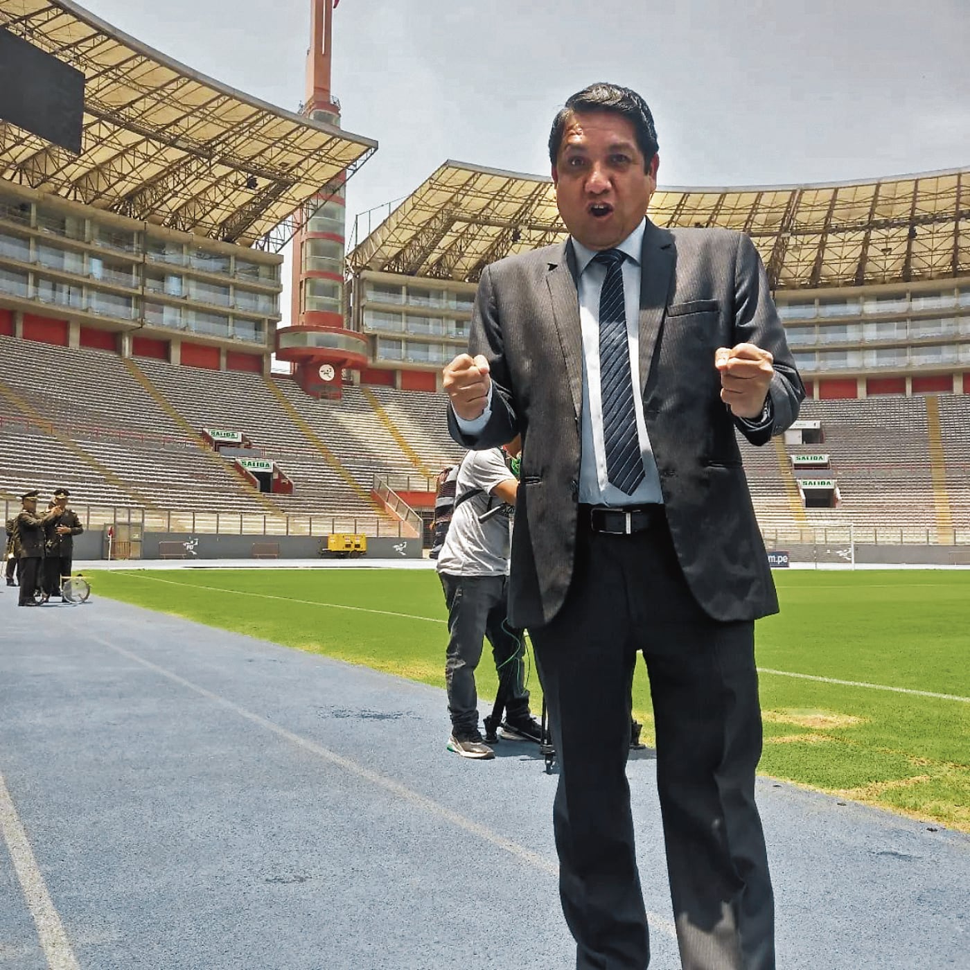 Vicente Cisneros también se la juega por el técnico de Universitario, Jorge Fossati.