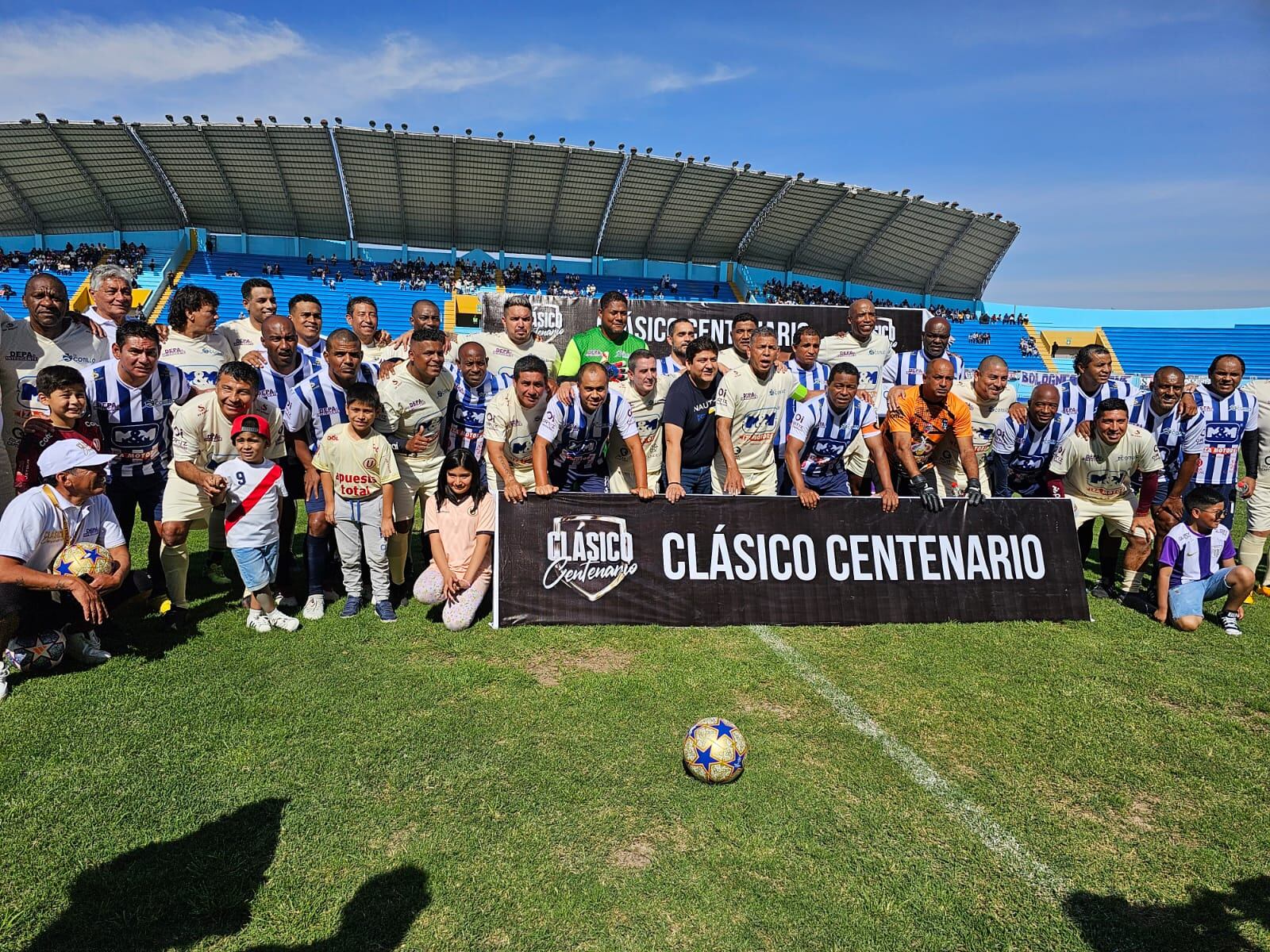 'Cuto' Guadalupe en el 'Clásico centenario' en Tacna.