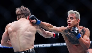 José Ochoa logra triunfazo en el UFC 328: Venció por decisión unánime a Clayton Carpenter