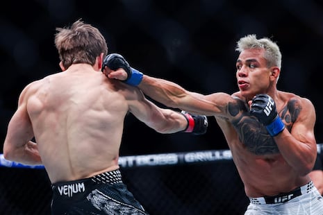 José Ochoa logra triunfazo en el UFC 328: Venció por decisión unánime a Clayton Carpenter