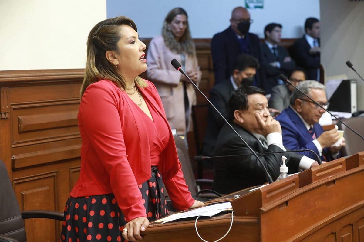 Digna Calle ha pedido licencia sin goce de haber desde enero de este año. (Foto: Congreso)