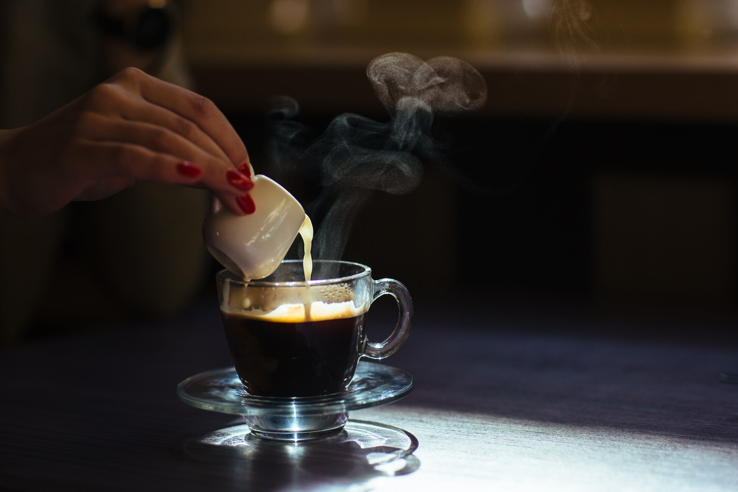 Si amas el café debes ir pensando en dejarlo de lado, pues no le hará nada bien a tu vejiga. Foto: Freepik.
