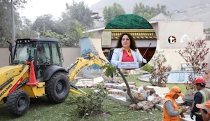 ¡Escándalo en Surco! Municipio derriba cerco de casa de congresista María Acuña por invadir parque pero detiene su demolición