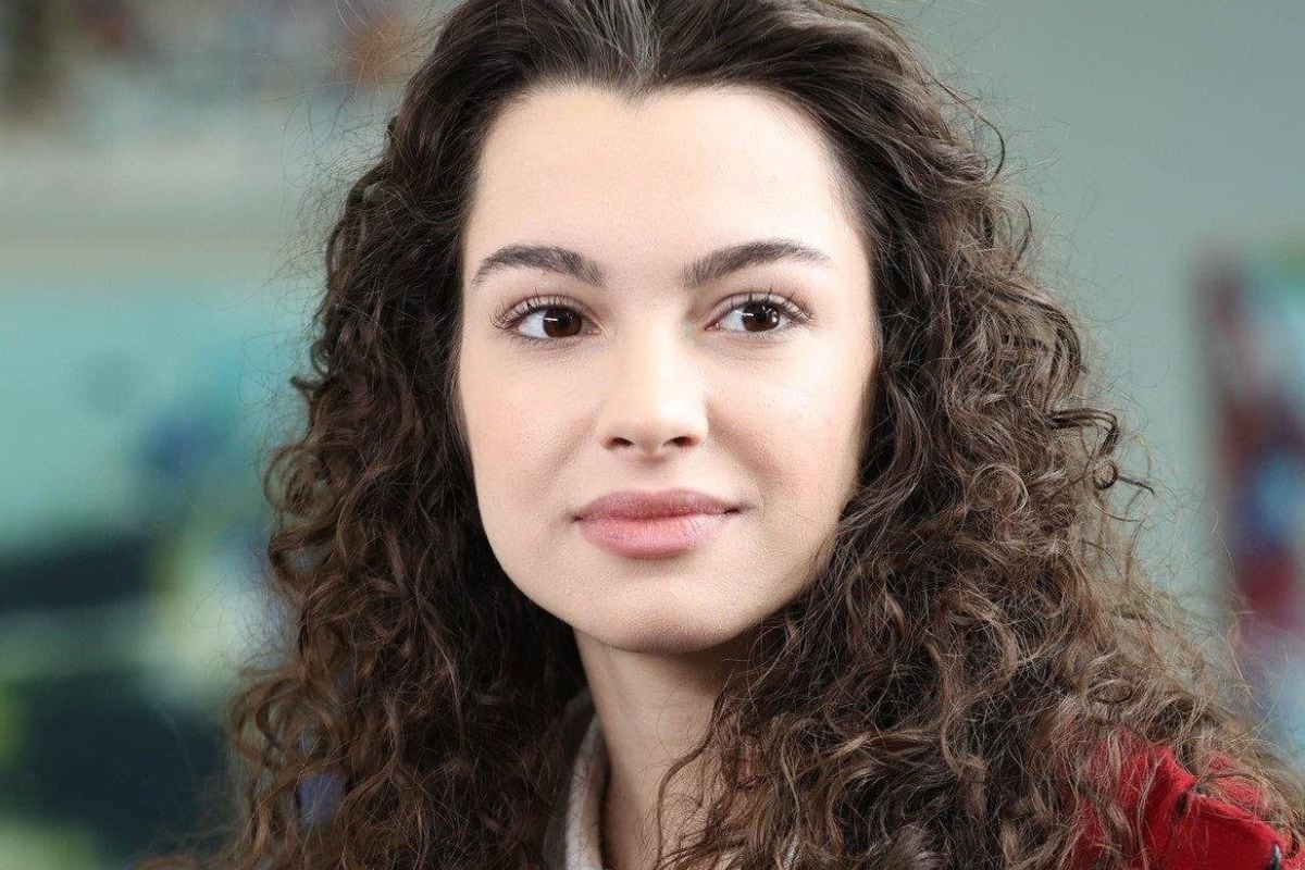 Su Burcu Yazgi Coşkun como Asiye Eren en la telenovela turca "Hermanos" (Foto: NG Medya)