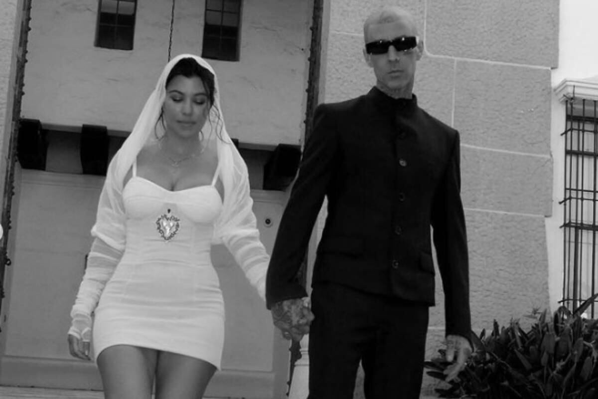 Kourtney Kardashian y Travis Barker en el matrimonio del 15 de mayo en California.| Foto: captura Instagram / kourtneykardash