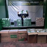 ¡GOLPE A LA MAFIA! Contrabandistas abandonan más de 300 mil cigarrillos ilegales en cochera
