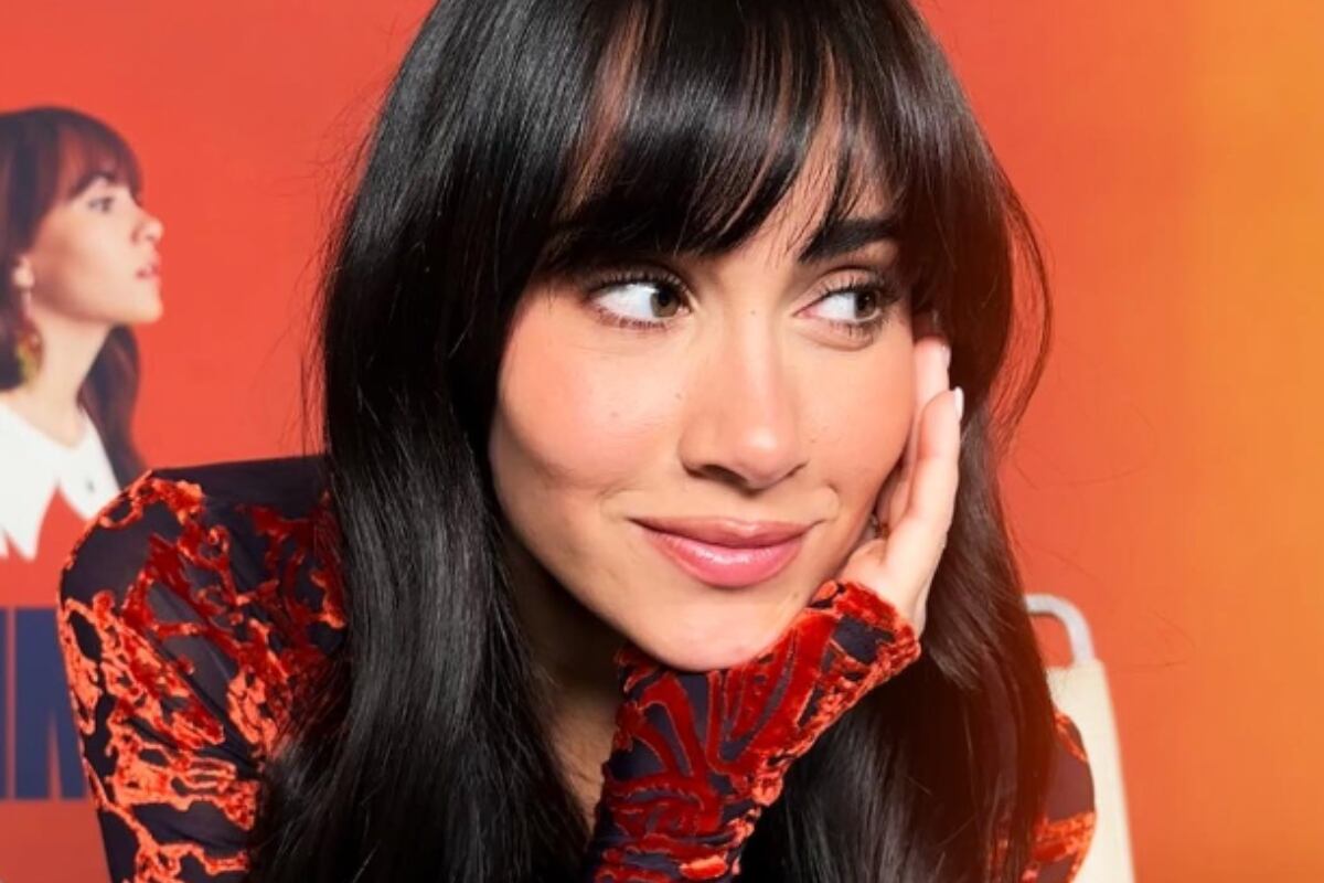 Aitana posando durante la promoción de "La última" (Foto: Aitana / Instagram)