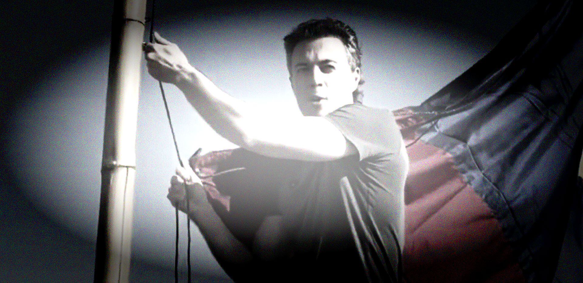 Daniel Quintero ingresó a territorio peruano para colocar una bandera de Colombia en la isla Santa Rosa. (Imagen: Composición EC / X @QuinteroCalle)