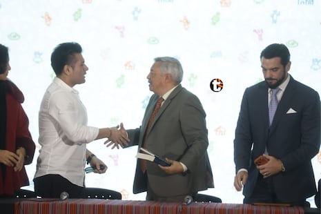¡Deyvis Orosco y otros artistas celebran anuncio de Alberto Beingolea! Ley que crea su colegio profesiona...