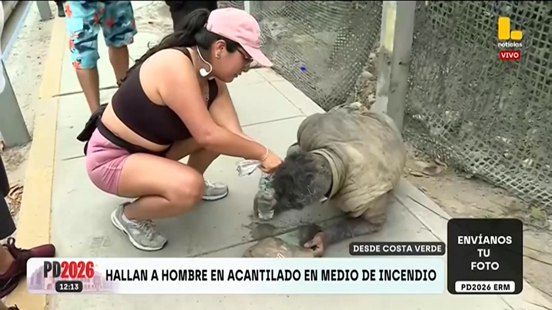 Hombre herido desciende de los acantilados de la Costa Verde en medio de incendio. (Captura de pantalla)