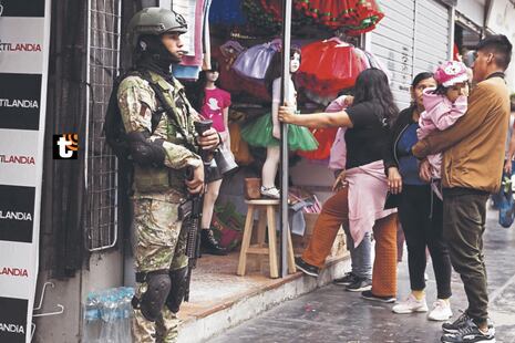 Alerta máxima en Navidad: Policías y militares cuidan Gamarra, Mesa Redonda y otras zonas ante aumento de...
