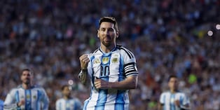 Lionel Messi celebra el segundo tanto de la Selección Argentina sobre Islandia. (AP Foto/Butch Dill)