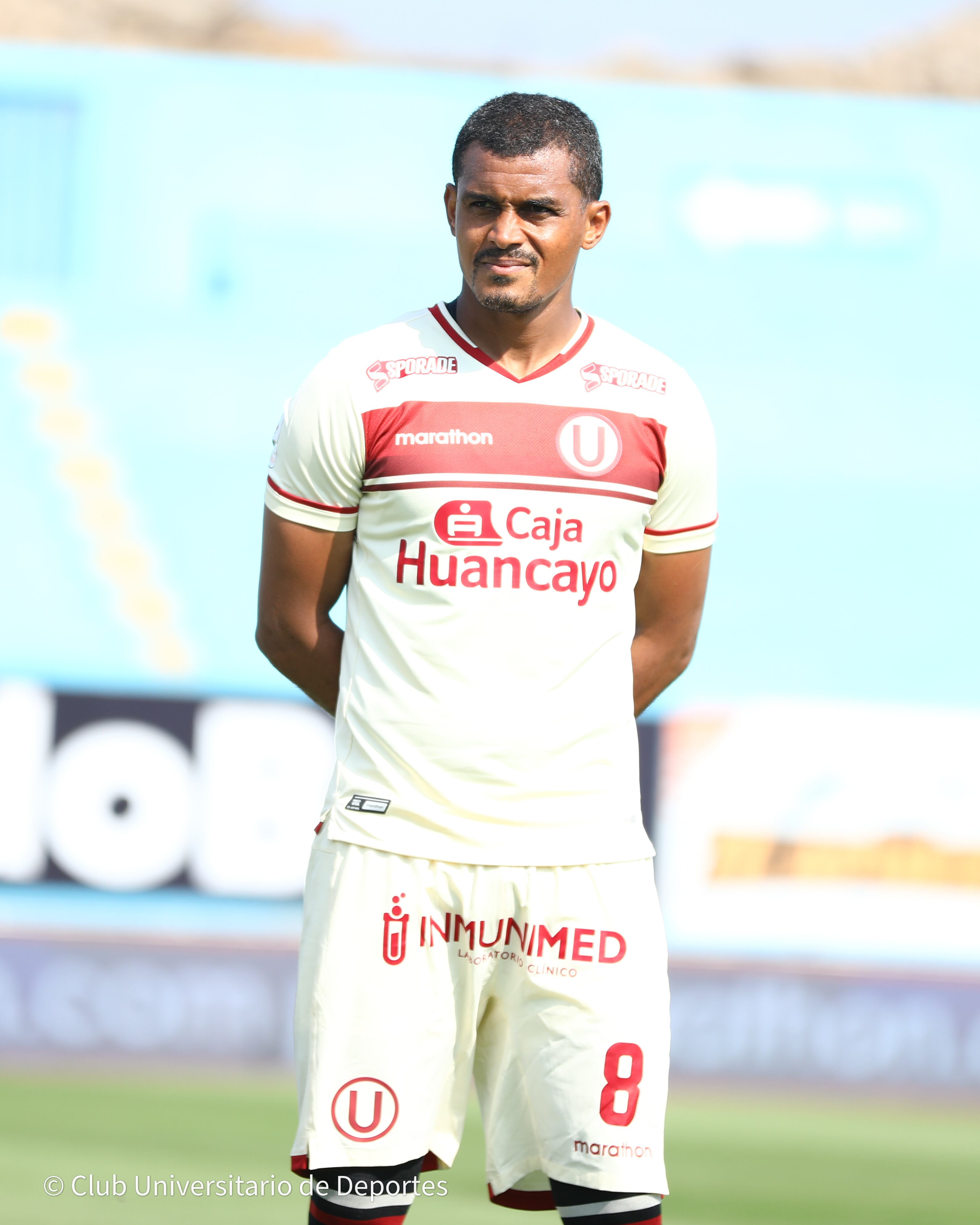 Defiende todo. El zaguero Nelinho Quina de Universitario de Deportes aseguró que no fue penal lo que le cobró el árbitro Kevin Ortega.