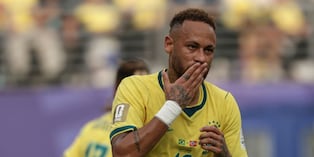 Después de 16 años, Neymar anunció que se aleja de la selección de Brasil. (AP Photo/Adam Hunger)