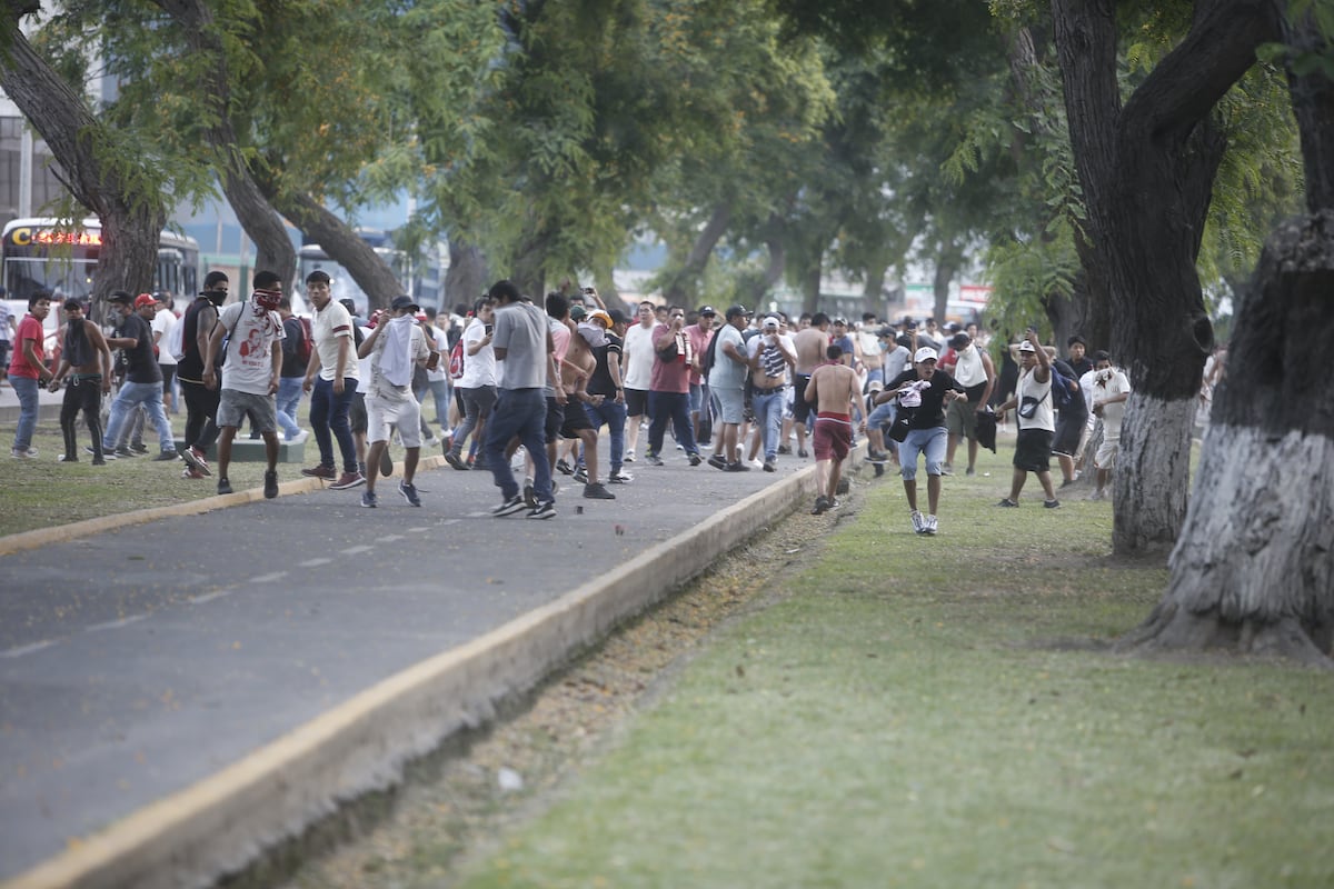 Violencia irracional entre malos barristas. (Archivo Gec)
