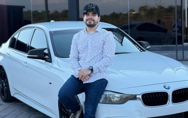 El influencer César Gastelum cayó de manera instantánea y los espectadores de su transmisión en vivo presenciaron su muerte. (César Gastélum/Instagram).
