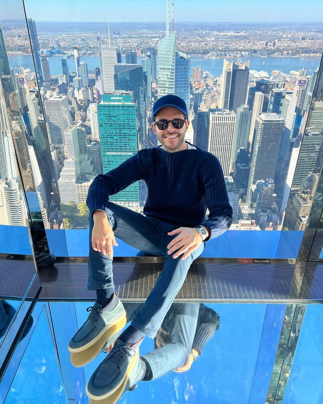 El joven frente a una vista privilegiada (Foto: Hakan Sabancı / Instagram)