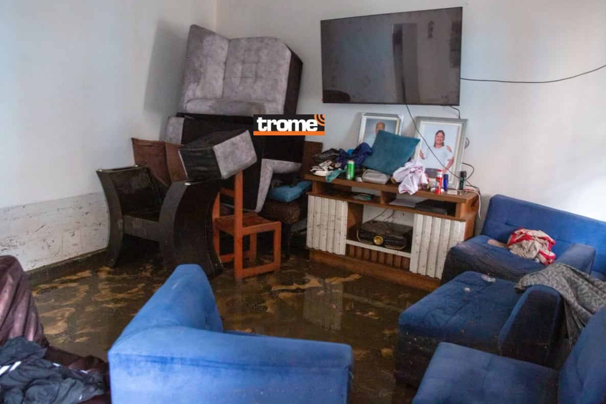 La llovizna que duró varias horas causó mayor afectación en vías y hogares de Villa El Salvador y Villa María del Triunfo. (Foto: Fernando Sangama / Trome).