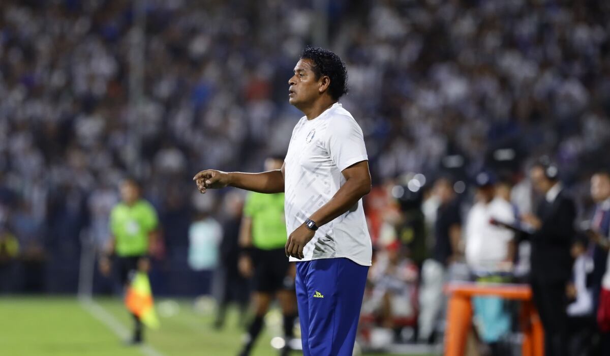 Santiago Acasiete dirige a Juan Pablo II desde Liga 2. (Foto: GEC)