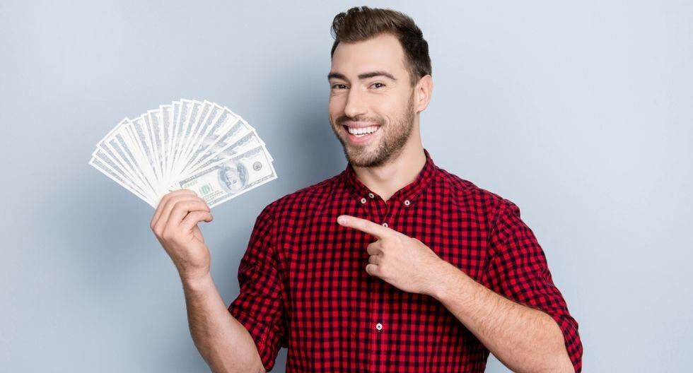 Si usas alguna app o casas de cambio online, es importante que revises las cotizaciones, pues ahí se actualizan a cada rato.