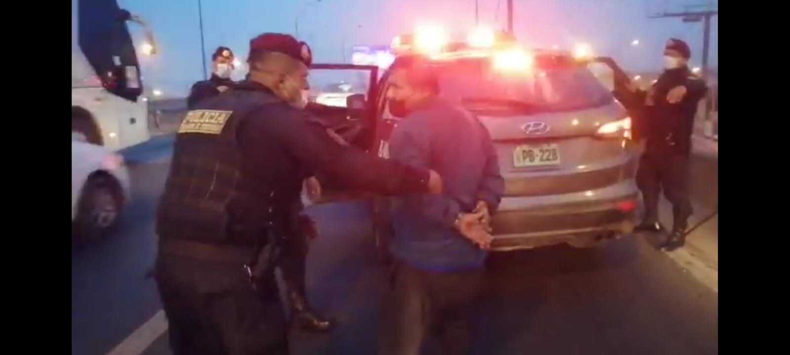 Así fue capturado el chofer del vehículo en el que trasladaban la mercadería robada.