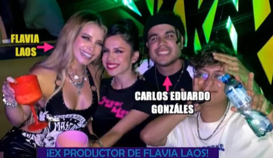 Productor musical Carlos Eduardo Gonzales, en una foto con Flavia Laos. (Magaly TV, La Firme)