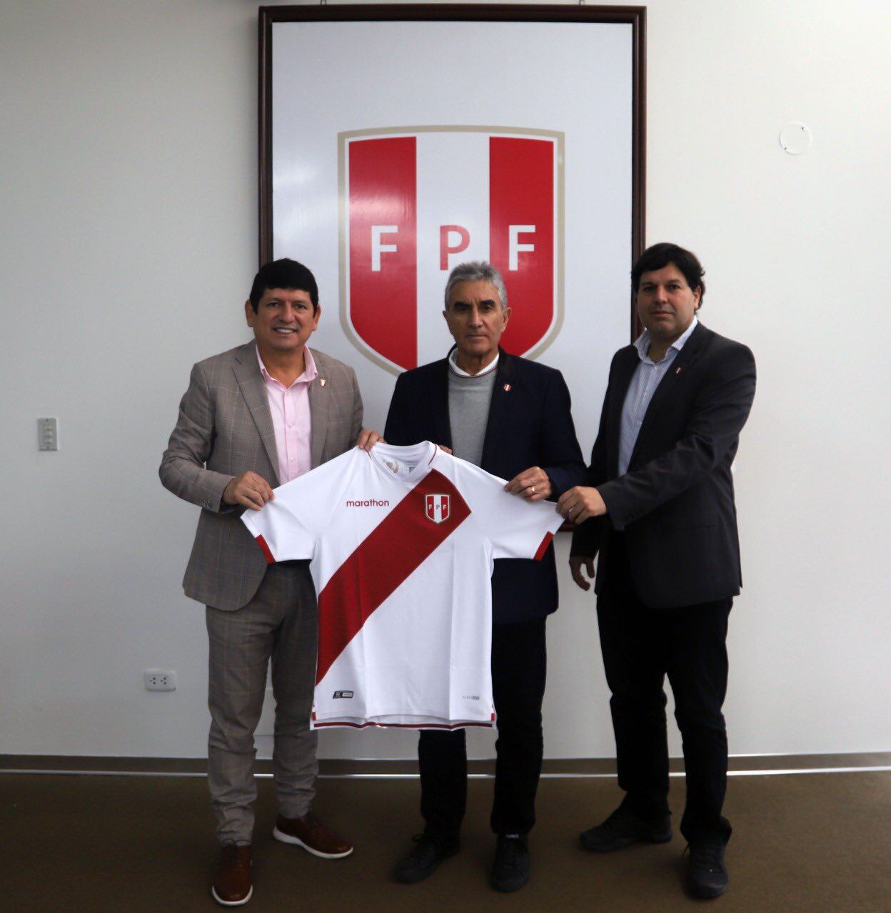 Oblitas se mantiene como directivo en la Federación Peruana de Fútbol. (Foto: FPF)
