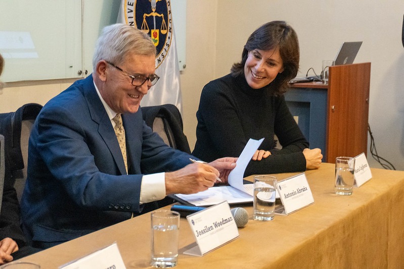 La donación por parte de las organizaciones involucradas ha sido depositada en el Fondo Impacto de la Universidad de Piura, lo que permitirá financiar un número de Becas Arturo Woodman de manera permanente. Foto: Difusión.
