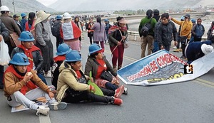 ¡Ya son diez días! Bloqueo de mineros es un infierno en medio país