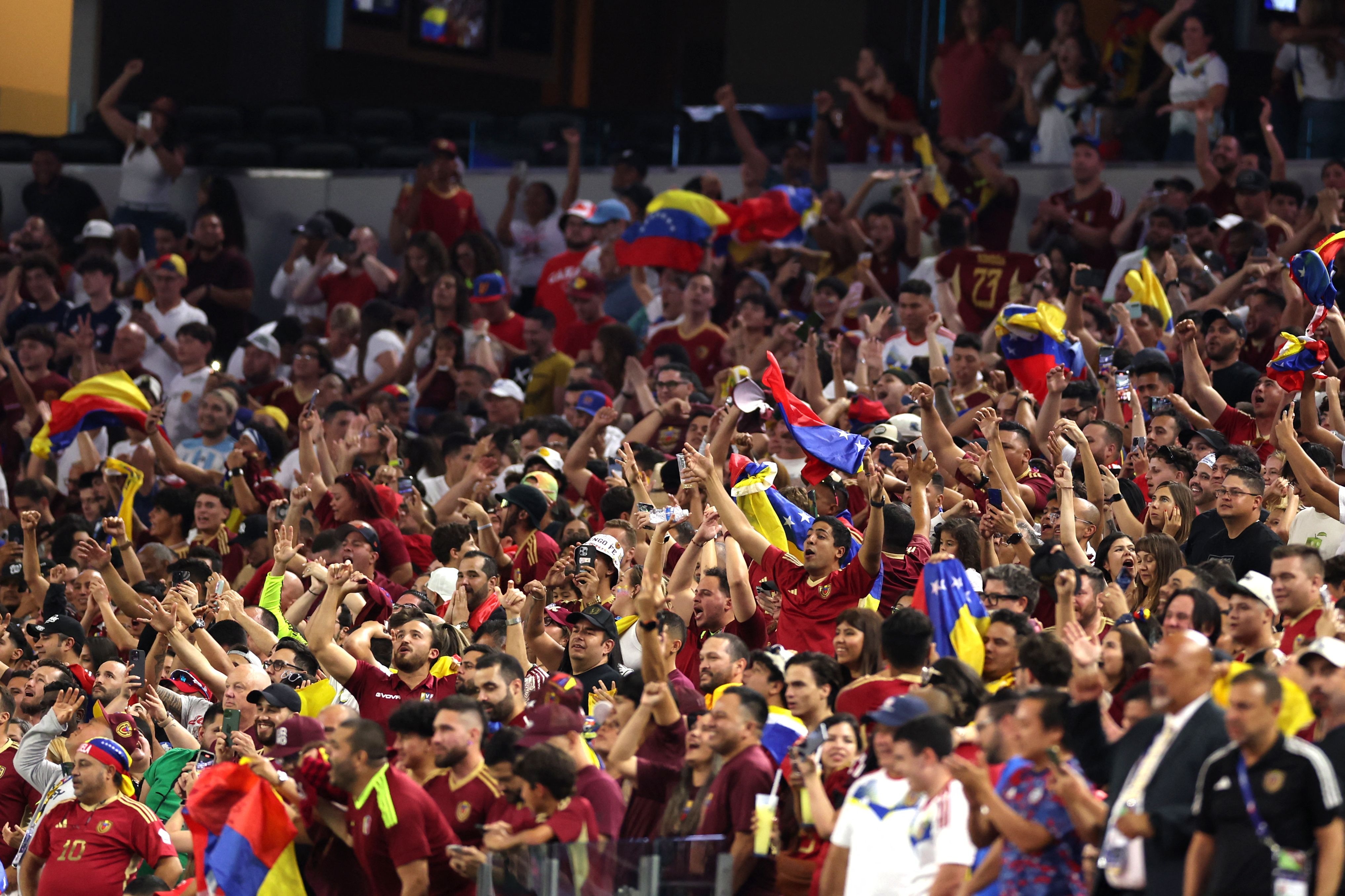 Pancholón tuvo 'encontronazo' con joven chamita que alentaba a la selección de Venezuela. (AFP)