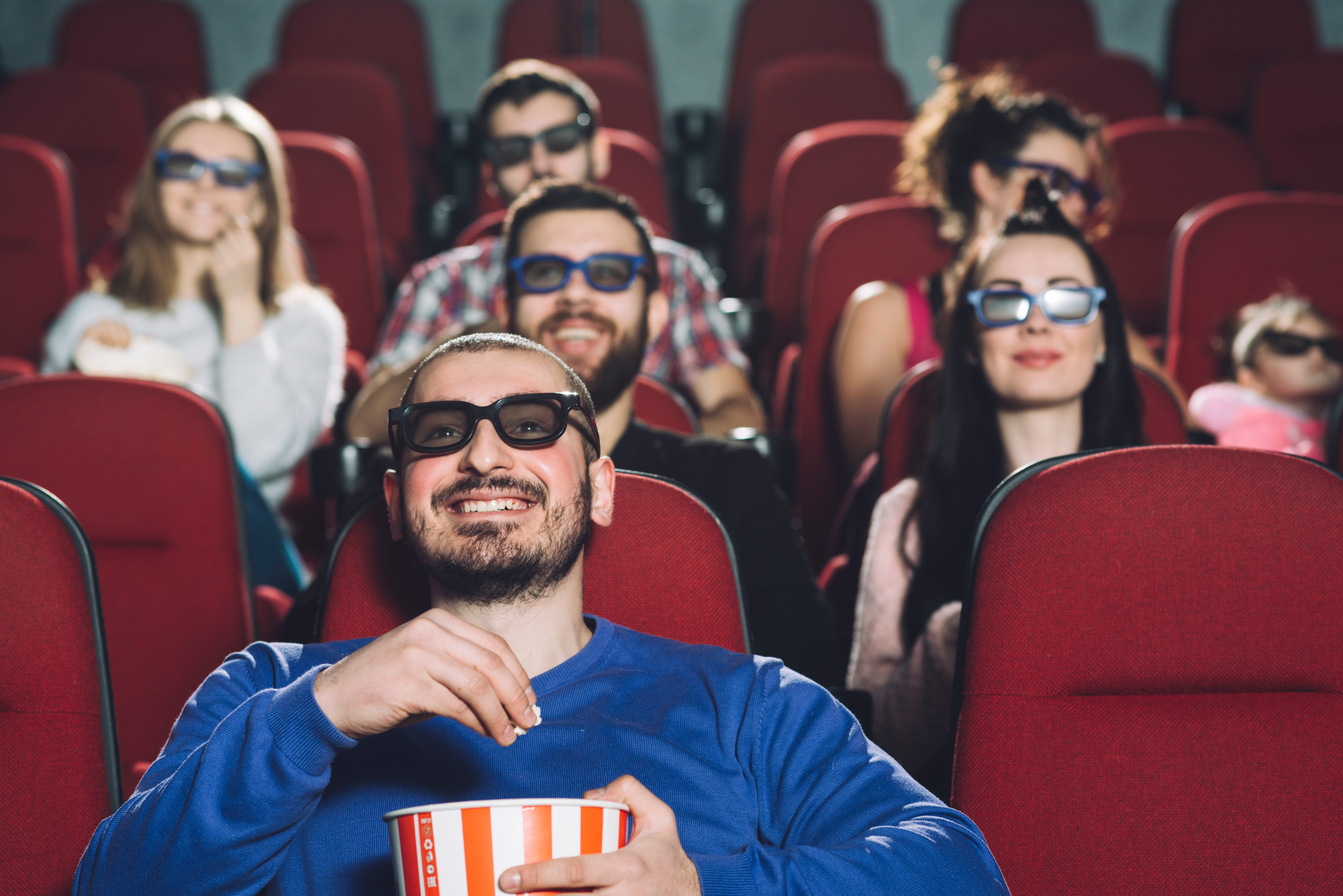 El cine, lejos de ser solo un pasatiempo, es un instrumento poderoso para nuestra salud mental y física. Foto: Freepik.