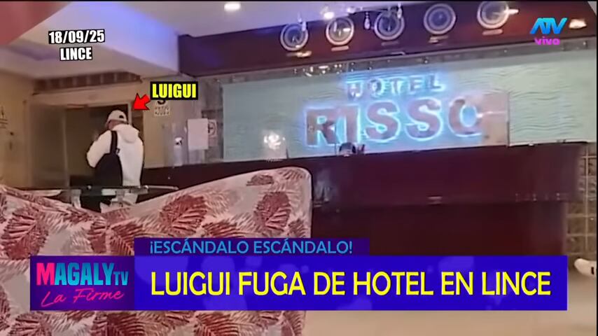 Luigui Carbajal saliendo de un hotel en Lince