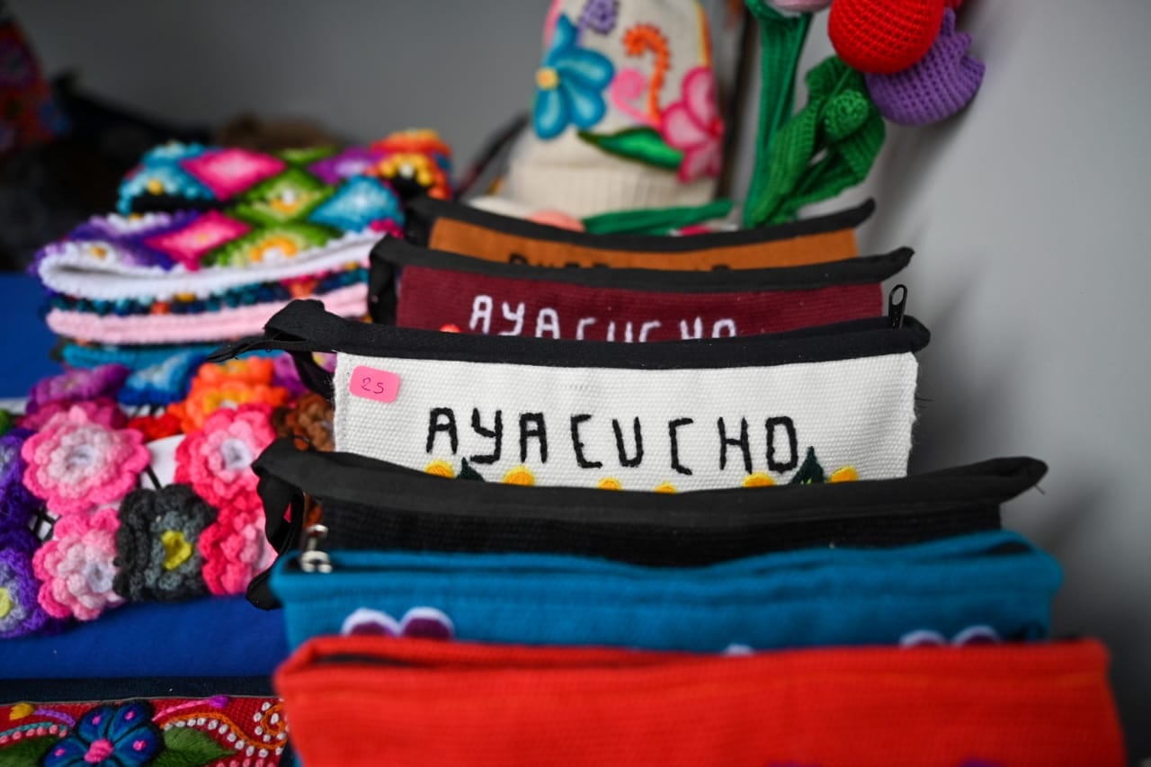 Ayacucho es muy conocida por su artesanía que la podrá apreciar en esta actividad.