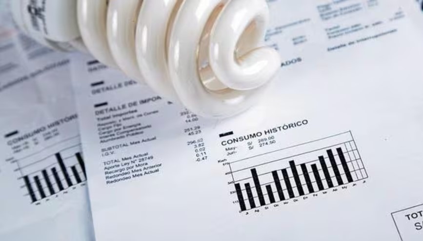 Osinergmin anunció reducción de precios del sistema eléctrico.