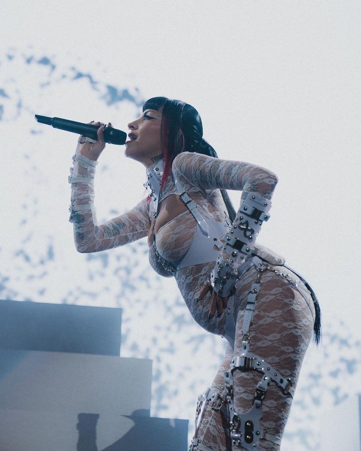 La argentina luciendo su barriguita de embarazada fruto de su relación con Christian Nodal (Foto: Cazzu / Instagram)