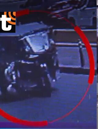 ¡Indignación en La Victoria! Mototaxista atropella y arrastra más de 100 metros a mujer policía y desata furia de los vecinos