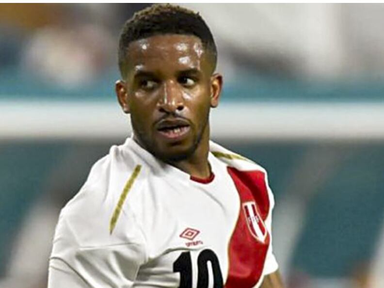 Jefferson Farfán incursionó en el rumbro empresarial