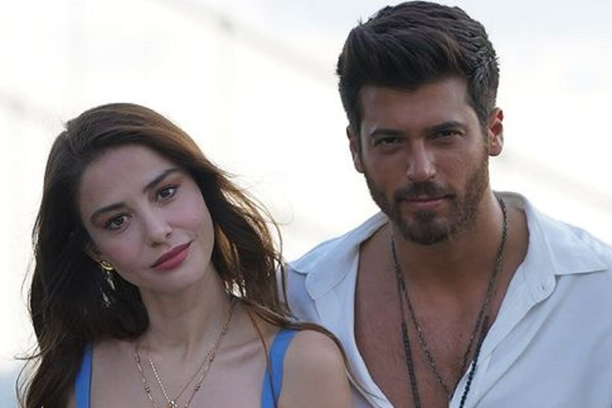 Özge Gürel y Can Yaman son los protagonistas de “El hombre equivocado” (Foto: Gold Film)
