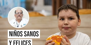 No se trata de restringir comidas, sino de procurar una alimentación saludable acompañada de actividad física. Así cuidarás la salud de tu pequeño. Foto: Istock.
