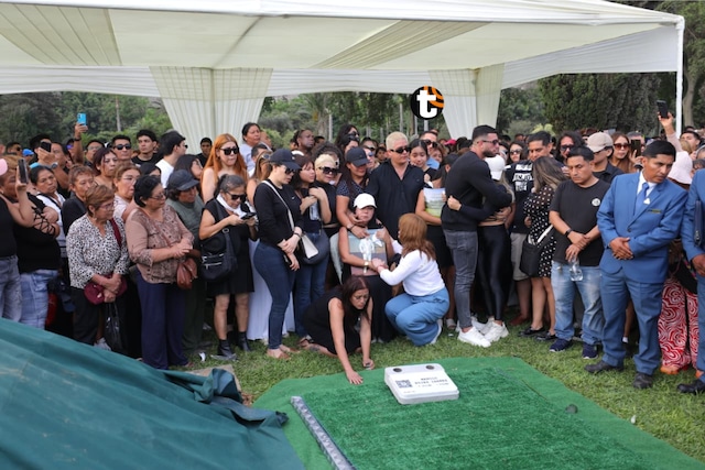 Tristes imágenes del entierro de Manolo Rojas (Fotos: Antonio Melgarejo/ @photo.gec)