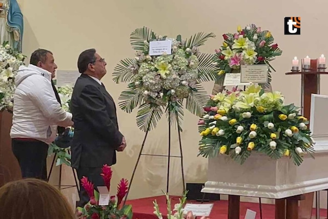 Diferentes artistas acudieron a darle el último adiós a Yola Polastri. (Jesús Saucedo/@photo.gec)